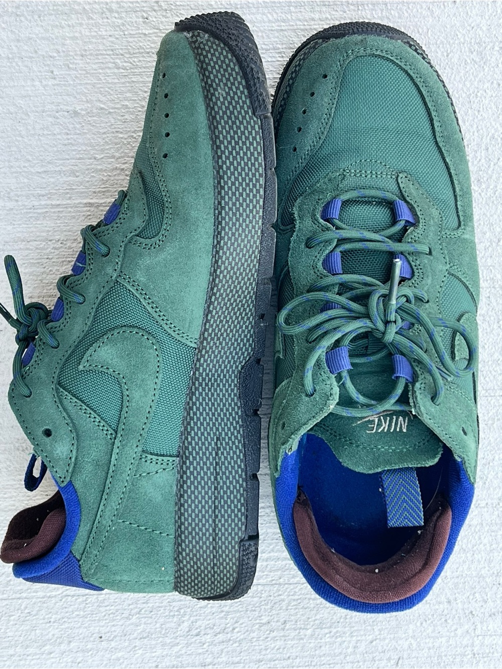 Nike Women’s Green and Blue Low-Top Sneakers - Picture 2 of 7